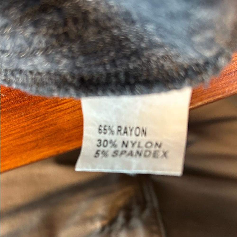 Styleword Gray Ribbed Knit Top - Small - Picture 4 of 4